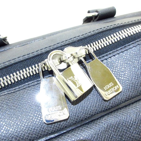 LOUIS VUITTON Kendall Travel - Picture 11 of 12